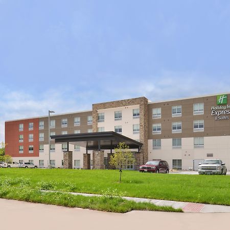Holiday Inn Express & Suites Omaha Airport By Ihg Carter Lake Eksteriør bilde