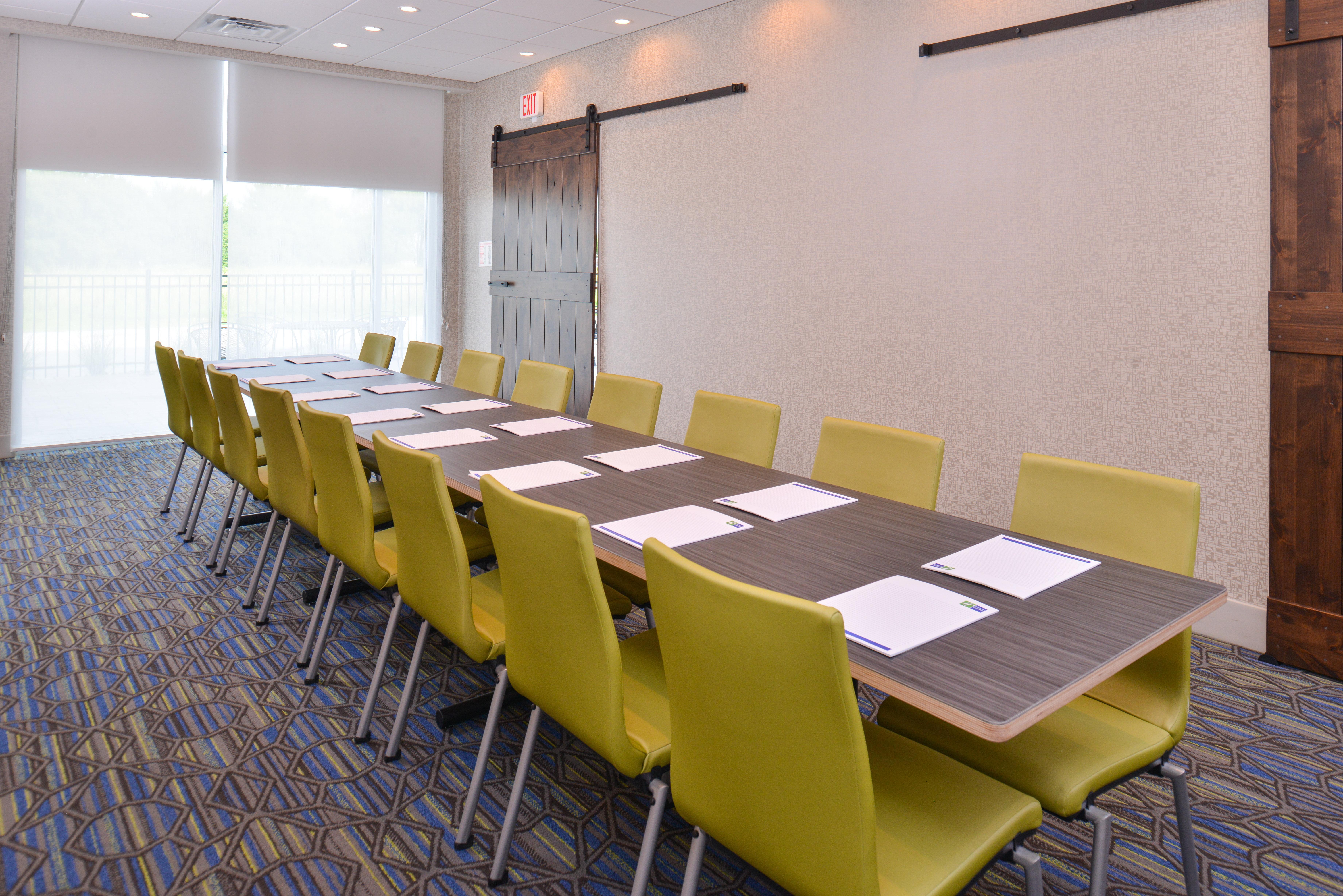 Holiday Inn Express & Suites Omaha Airport By Ihg Carter Lake Eksteriør bilde