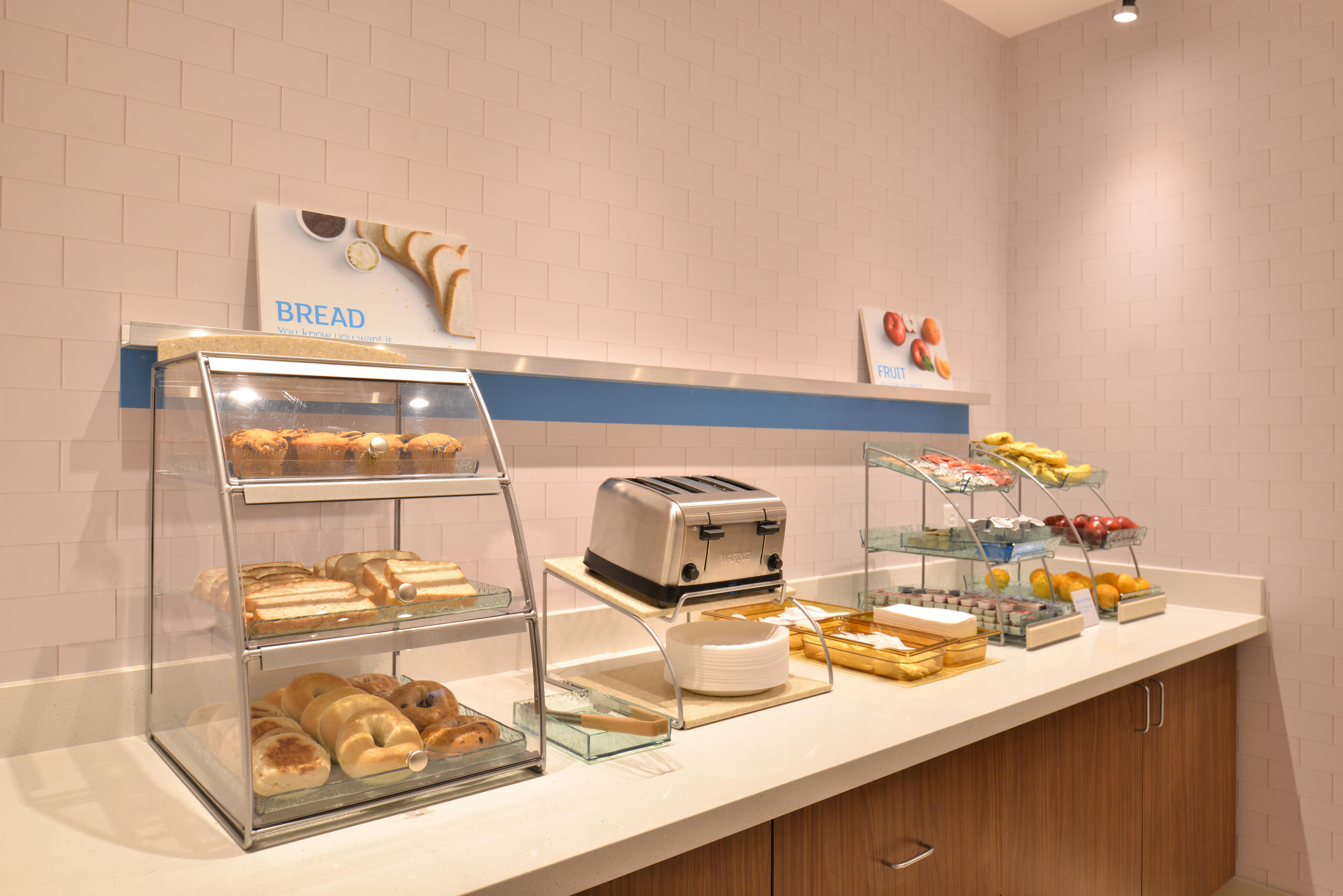 Holiday Inn Express & Suites Omaha Airport By Ihg Carter Lake Eksteriør bilde