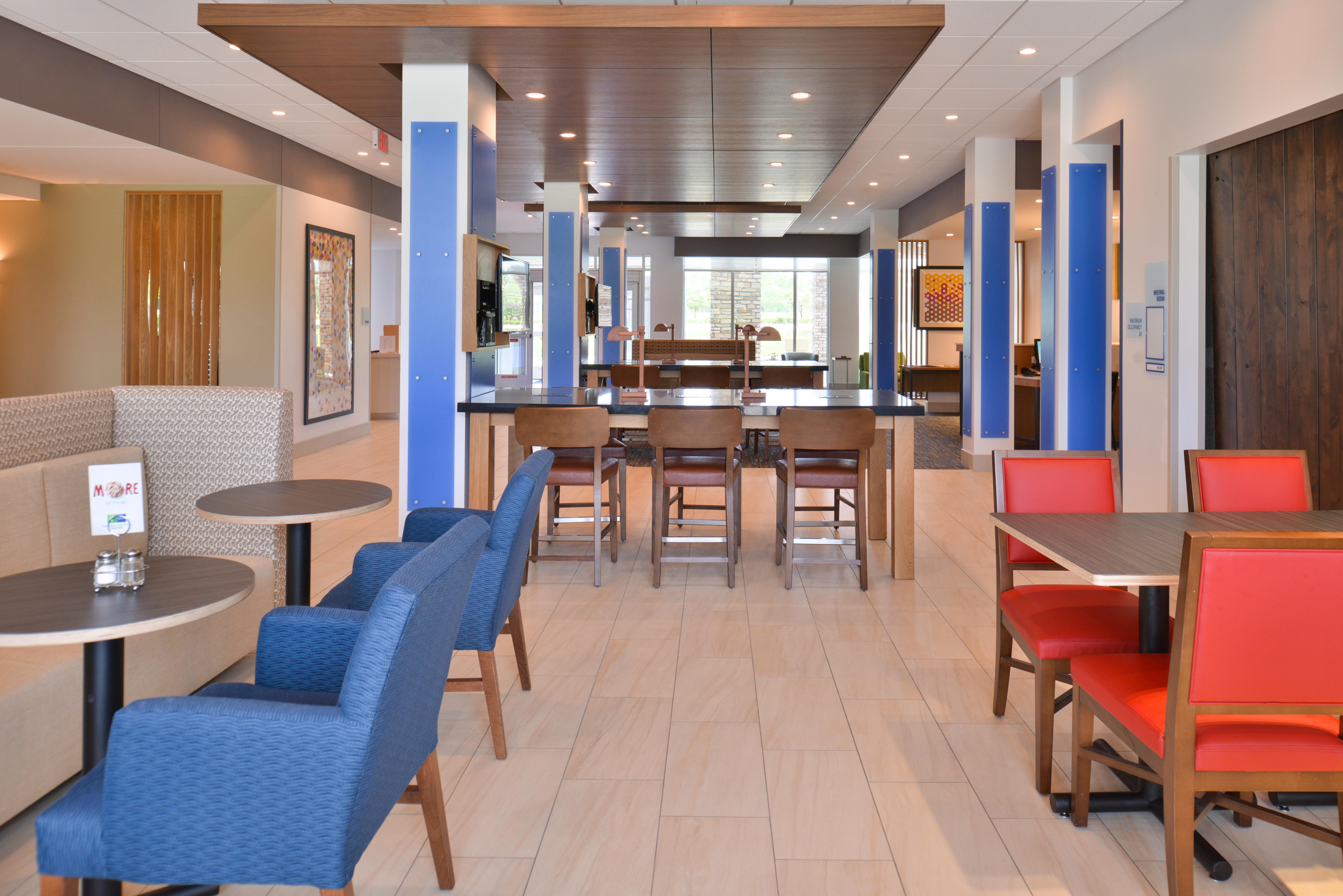 Holiday Inn Express & Suites Omaha Airport By Ihg Carter Lake Eksteriør bilde