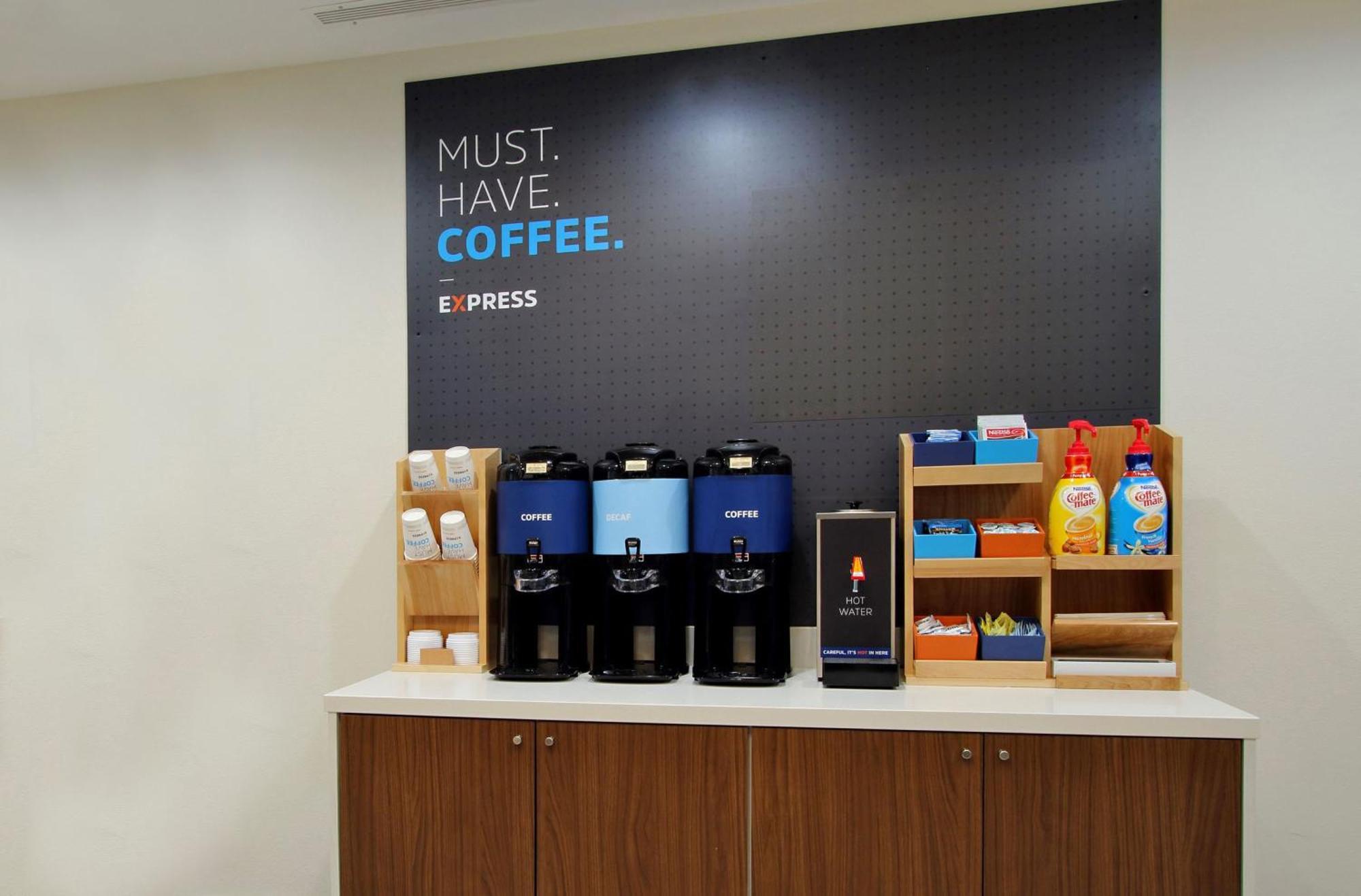 Holiday Inn Express & Suites Omaha Airport By Ihg Carter Lake Eksteriør bilde