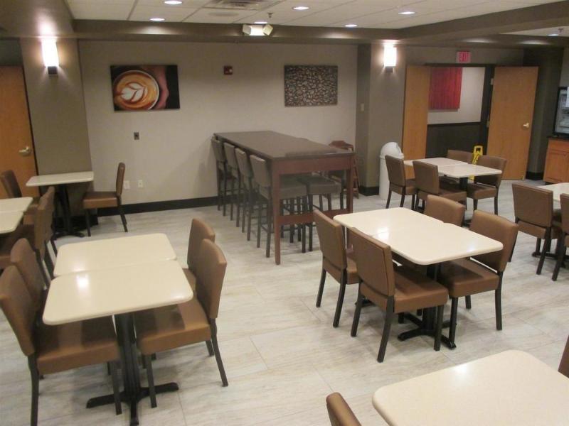 Holiday Inn Express & Suites Omaha Airport By Ihg Carter Lake Eksteriør bilde