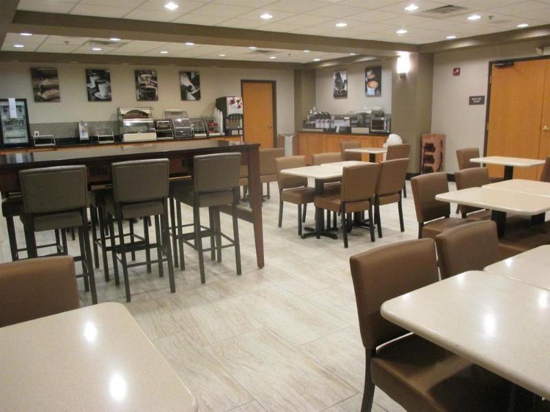 Holiday Inn Express & Suites Omaha Airport By Ihg Carter Lake Eksteriør bilde
